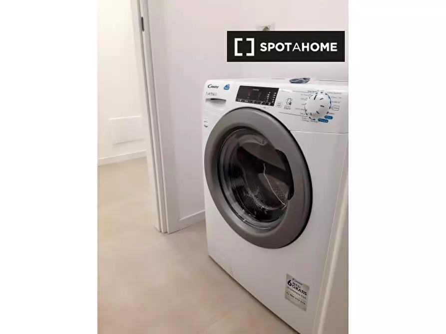 Immagine 8 di Appartamento in affitto  in Via Tavazzano a Milano