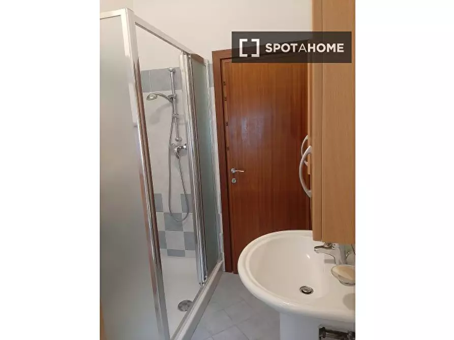 Immagine 17 di Camera condivisa in affitto  in Via Zara a Padova