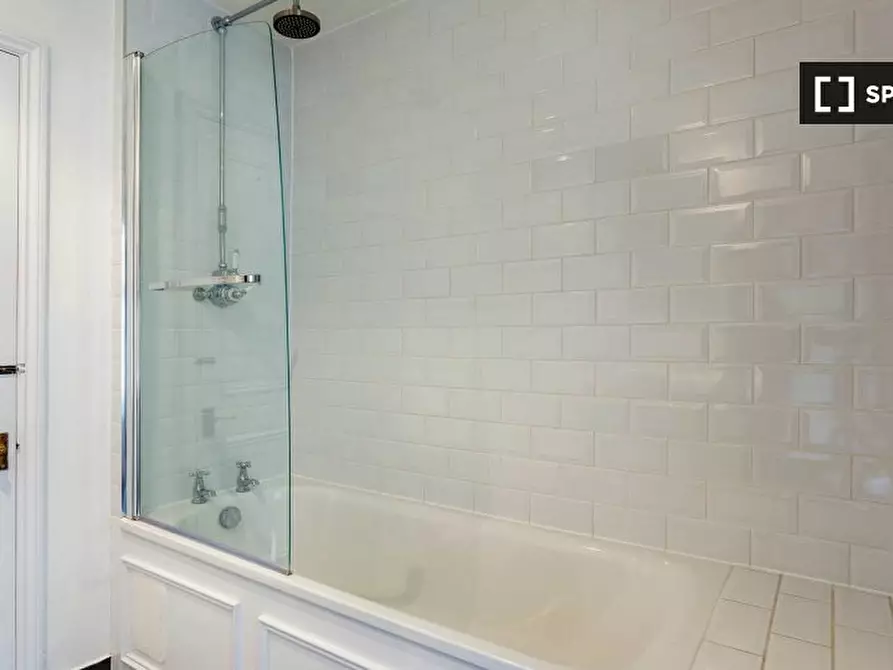 Immagine 15 di Appartamento in affitto  in Second floor flat a Hammersmith