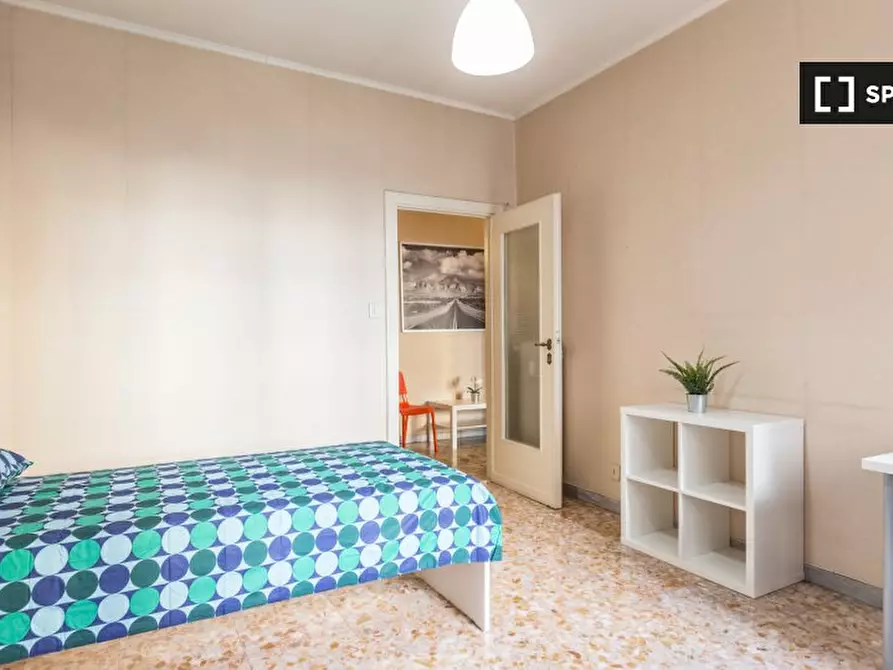 Immagine 6 di Camera condivisa in affitto  in Via Statilio Ottato a Roma