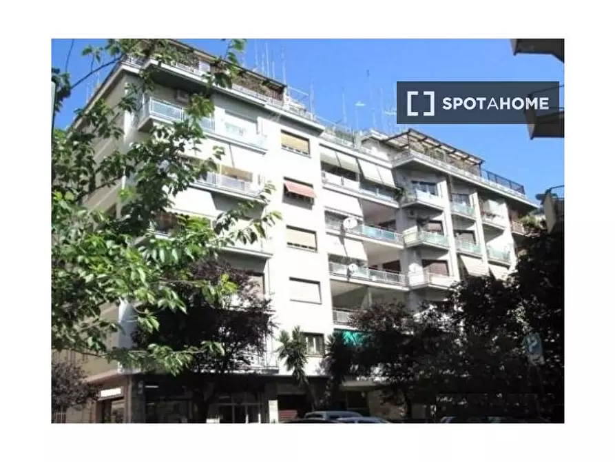 Immagine 17 di Camera condivisa in affitto  in Via Cipro a Roma