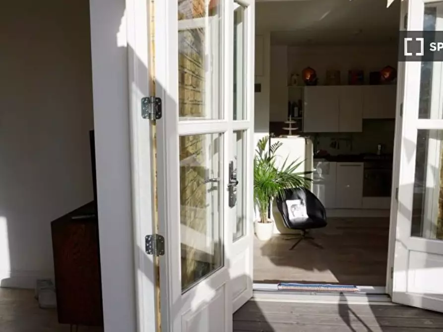 Immagine 10 di Appartamento in affitto  in flat a Kensington