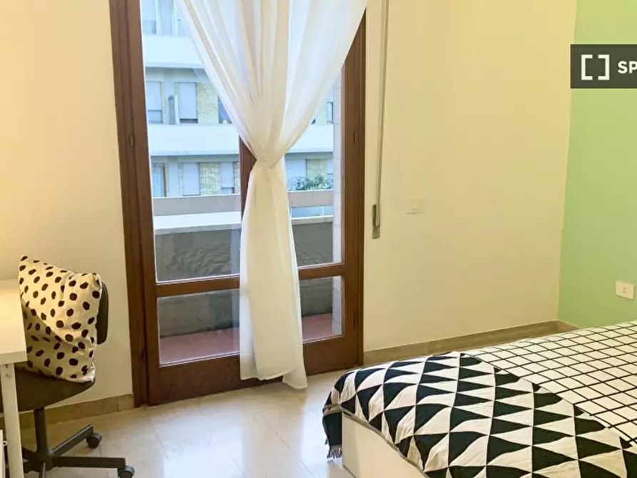Immagine 7 di Camera condivisa in affitto  in VIALE F. REDI a Firenze