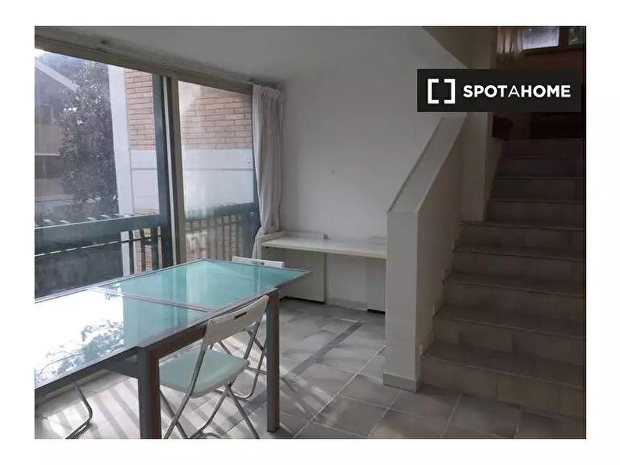 Immagine 2 di Appartamento in affitto  in P.za dei Giuochi Delfici a Roma