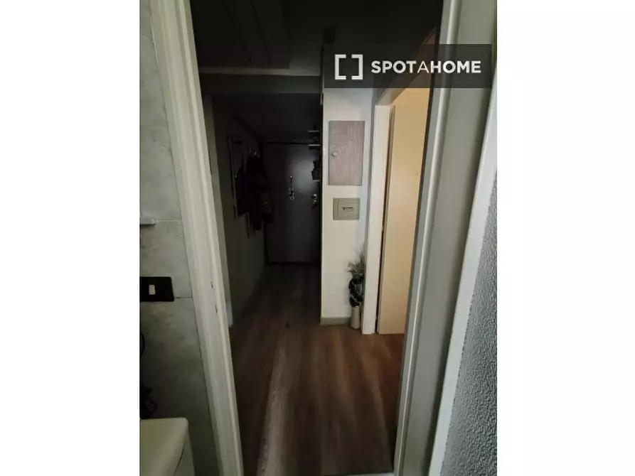 Immagine 8 di Camera condivisa in affitto  in Via Vincenzo Montenovesi a Roma