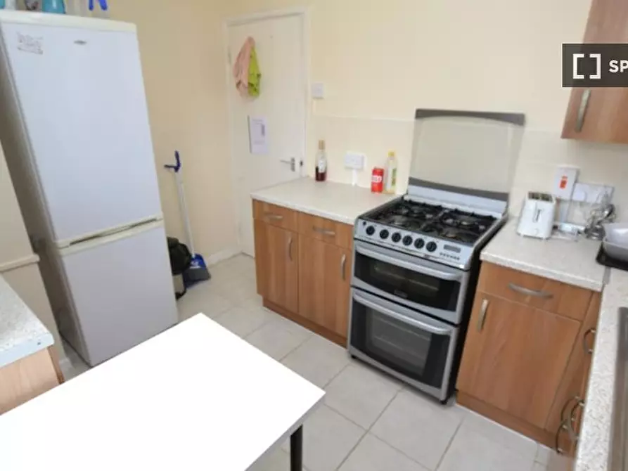 Immagine 6 di Camera condivisa in affitto  in Shandy St a Poplar