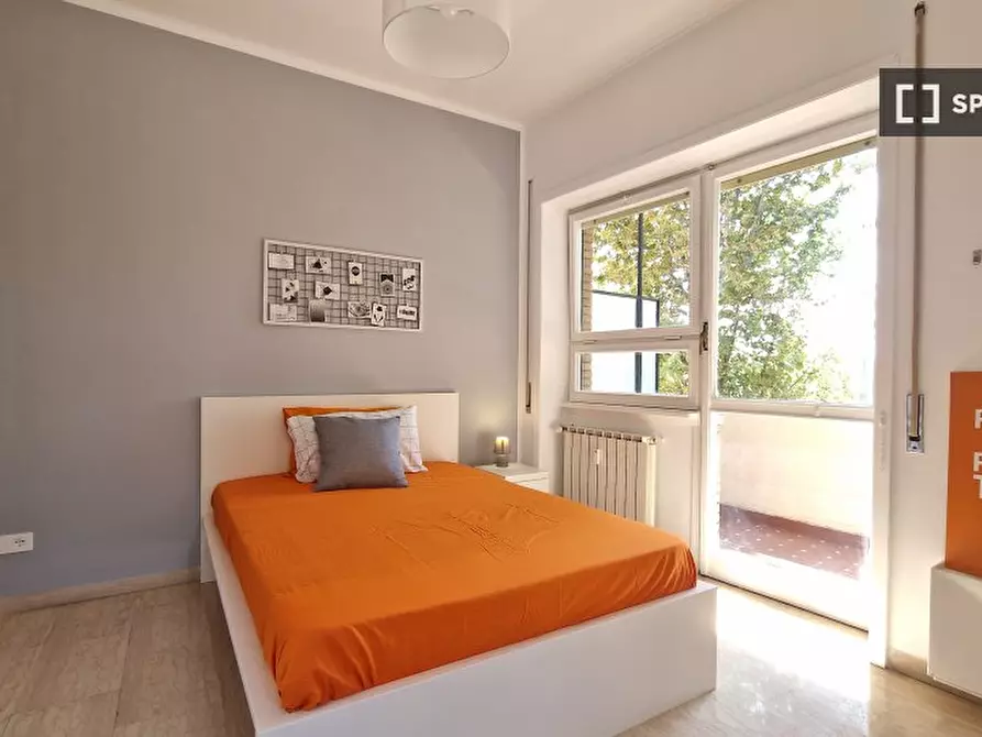 Immagine 3 di Camera condivisa in affitto  in Lungotevere di Pietra Papa a Roma