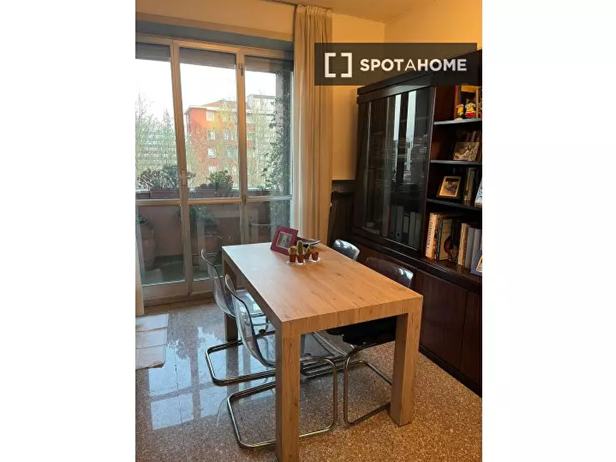 Immagine 2 di Camera condivisa in affitto  in Via Giovanni Cimabue a Milano