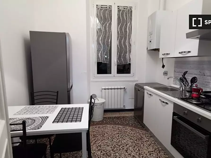 Immagine 19 di Camera condivisa in affitto  in Via Venezia a Genova