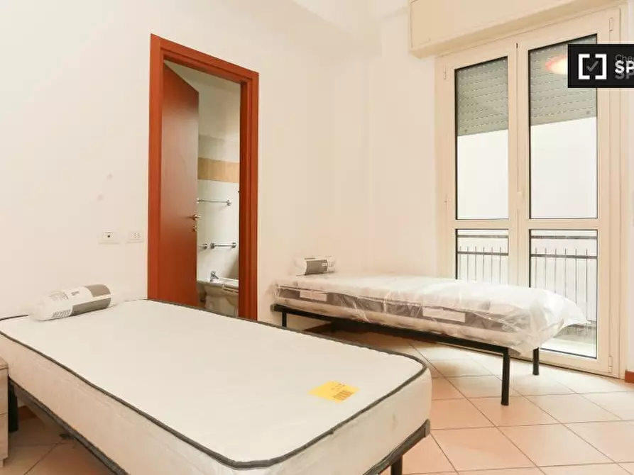 Immagine 2 di Camera condivisa in affitto  in Via Umberto Fogagnolo a Sesto San Giovanni