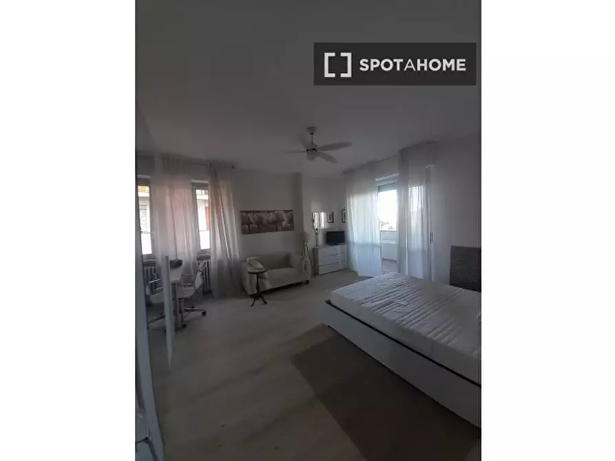 Immagine 4 di Camera condivisa in affitto  in Via Luigi Chiarelli a Milano