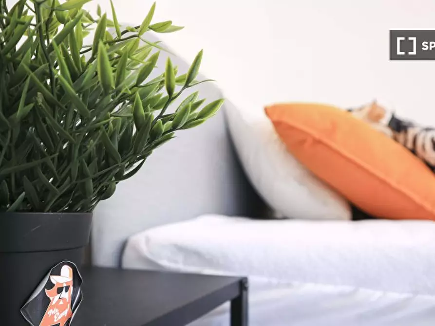 Immagine 2 di Camera condivisa in affitto  in Via Ariosto n a Cagliari