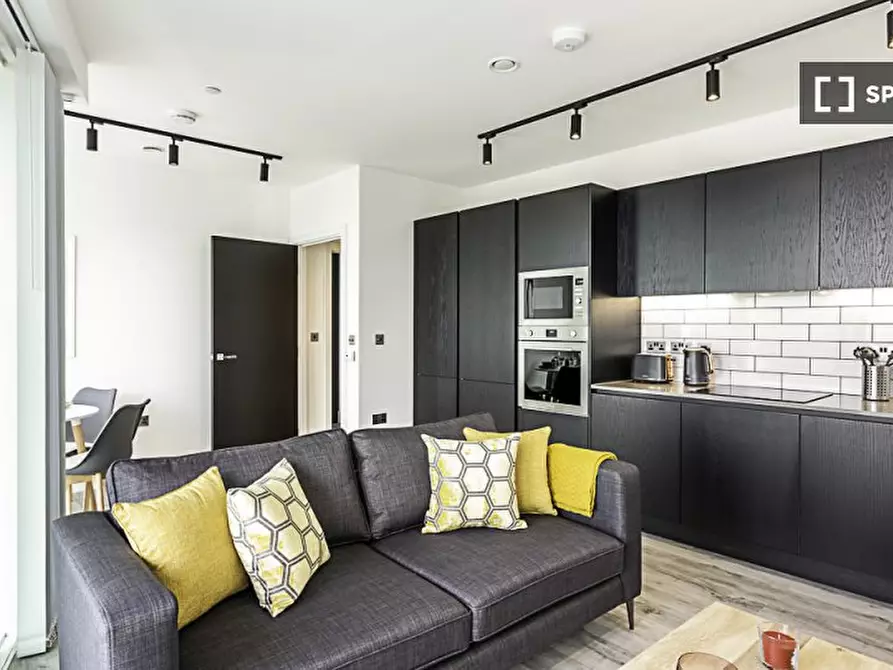 Immagine 8 di Appartamento in affitto  in Icon Tower a Ealing