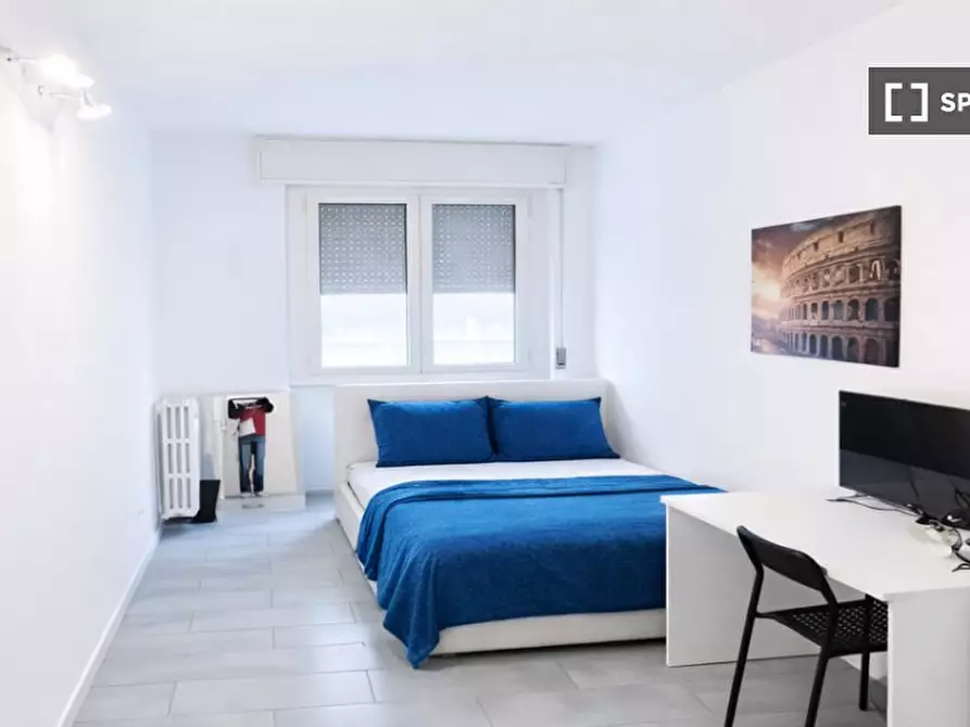 Immagine 1 di Camera condivisa in affitto  in Via Felice Casati a Milano