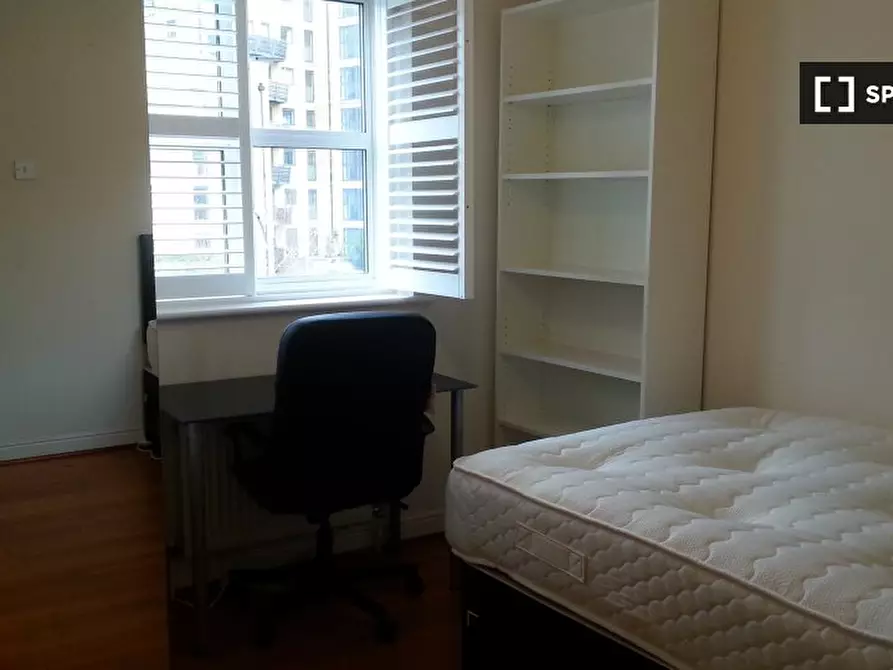 Immagine 1 di Camera condivisa in affitto  in Basevi Way a Lewisham