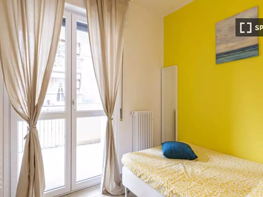 Immagine 2 di Camera condivisa in affitto  in Via Giuseppe Regaldi a Milano