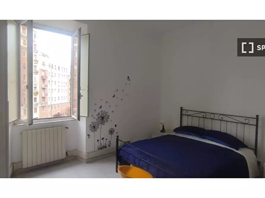 Immagine 1 di Camera condivisa in affitto  in Largo Vercelli a Roma