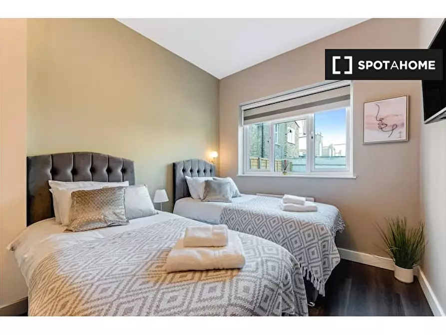 Immagine 2 di Ufficio in affitto  in Flat 25 High Rd a Tottenham