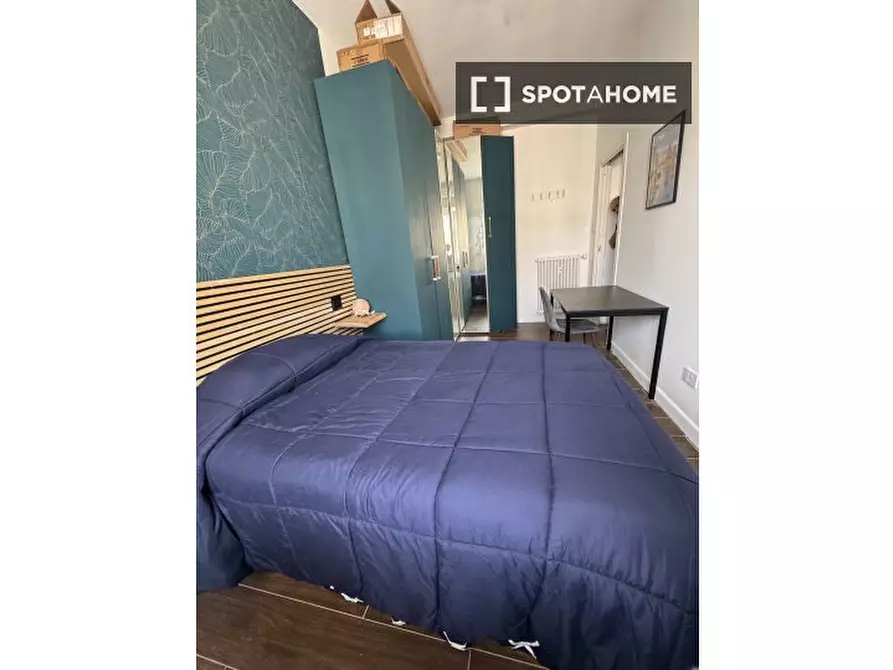 Immagine 2 di Camera condivisa in affitto  in Via Publio Valerio a Roma