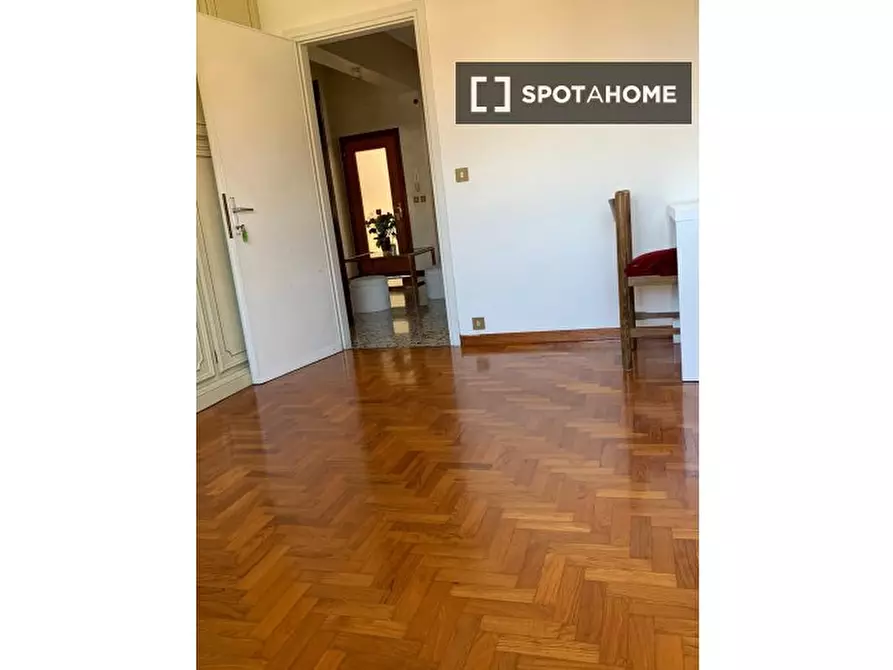 Immagine 2 di Camera condivisa in affitto  in Via G. Deledda a Treviolo