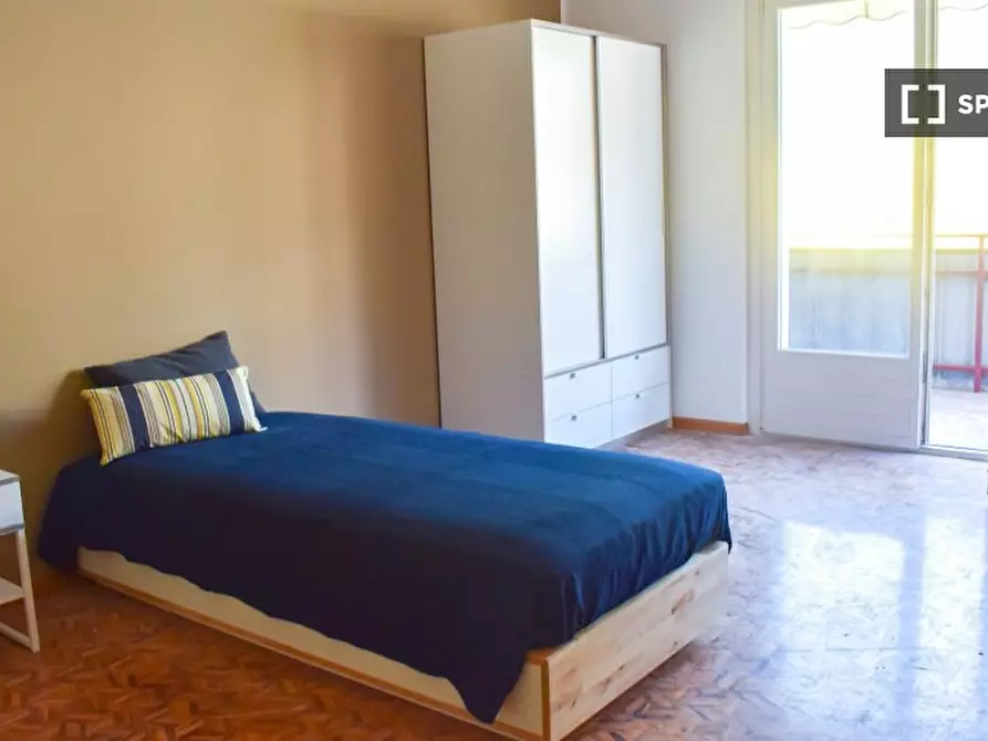 Immagine 2 di Camera condivisa in affitto  in Via Verdi a Trento