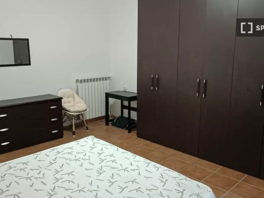 Immagine 2 di Camera condivisa in affitto  in Piazza Gabriele D'Annunzio a Napoli