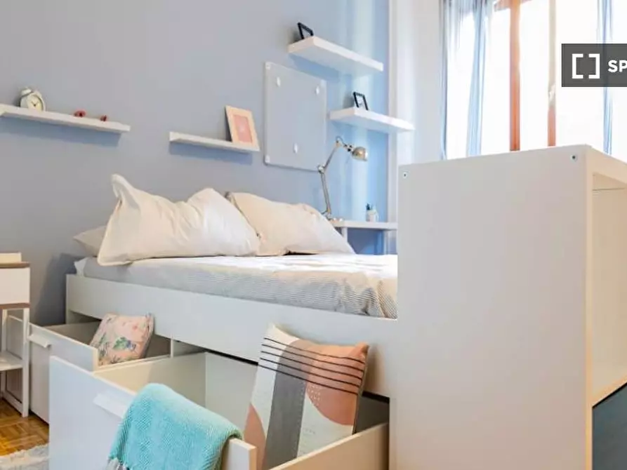 Immagine 1 di Camera condivisa in affitto  in Via Del Reno a Milano