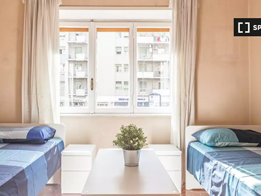 Immagine 3 di Camera condivisa in affitto  in Via Statilio Ottato a Roma