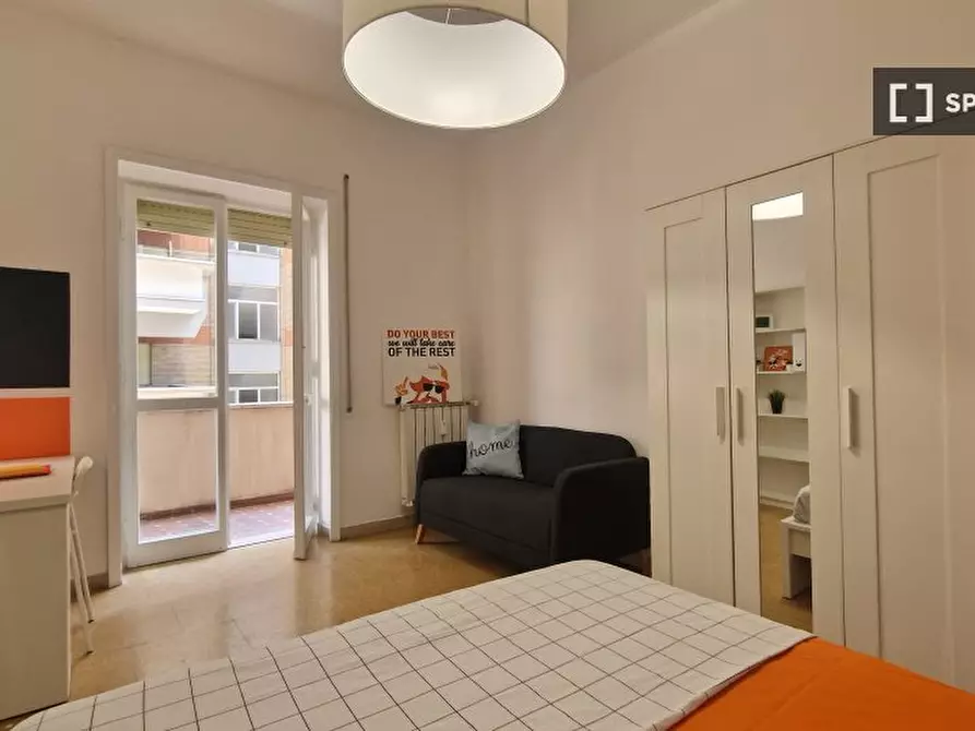 Immagine 4 di Camera condivisa in affitto  in Lungotevere di Pietra Papa a Roma