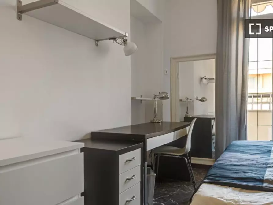 Immagine 3 di Camera condivisa in affitto  in Piazza Umanitaria a Milano