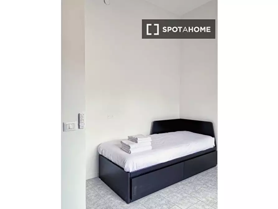 Immagine 7 di Camera condivisa in affitto  in Viale Molise a Milano