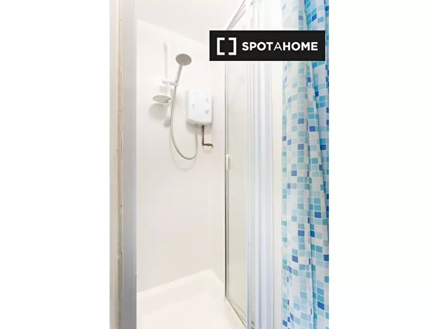 Immagine 8 di Camera condivisa in affitto  in st Floor Apartment a Kensington