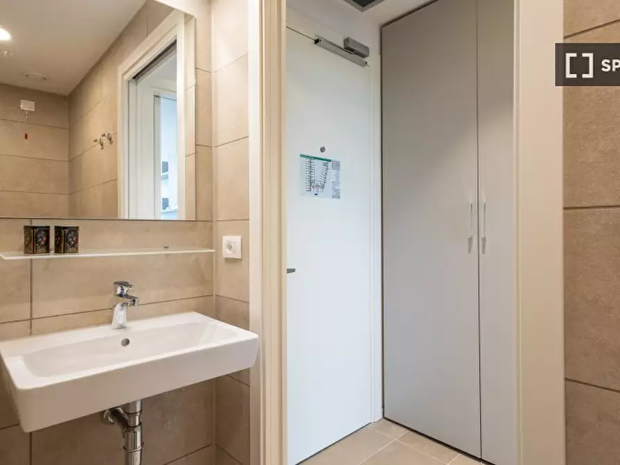 Immagine 8 di Ufficio in affitto  in Viale della Toscana a Firenze