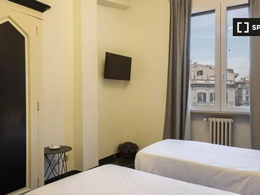 Immagine 13 di Appartamento in affitto  in Via dell' Oriuolo a Firenze
