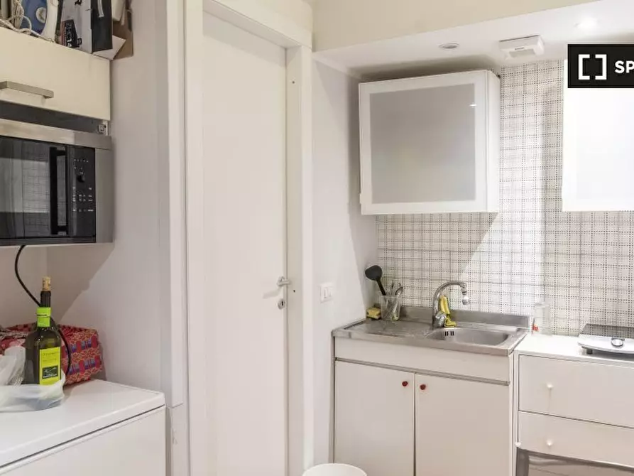 Immagine 4 di Camera condivisa in affitto  in Largo Francesco Anzani a Roma