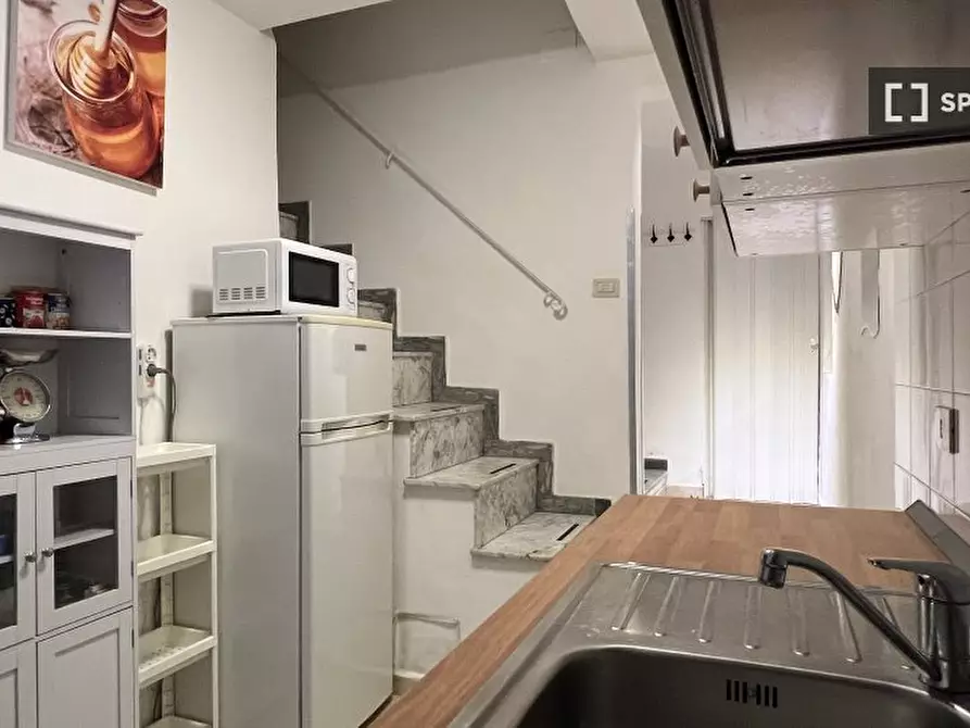 Immagine 10 di Appartamento in affitto  in Via di Monserrato a Roma