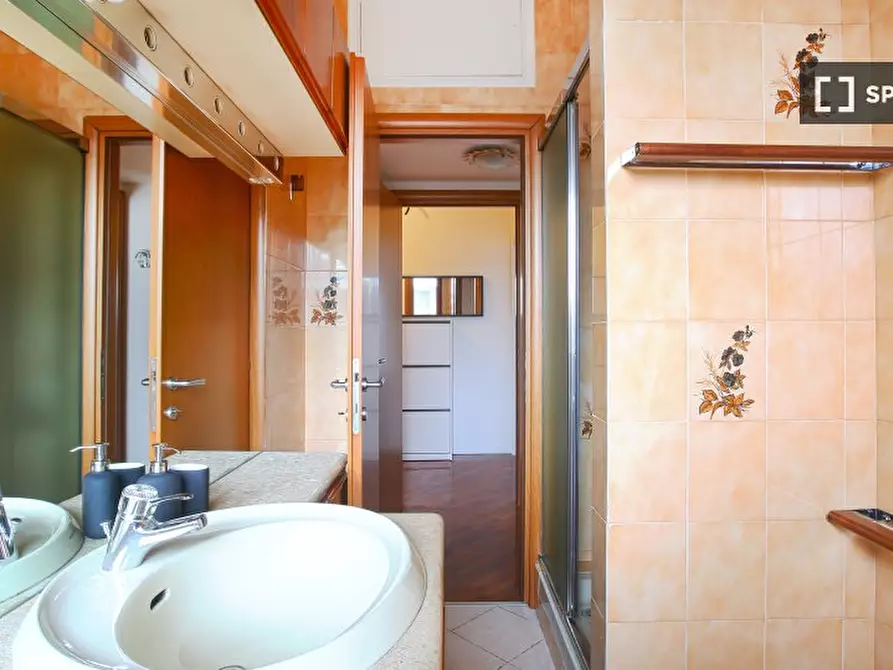 Immagine 18 di Camera condivisa in affitto  in Via Bolama a Milano