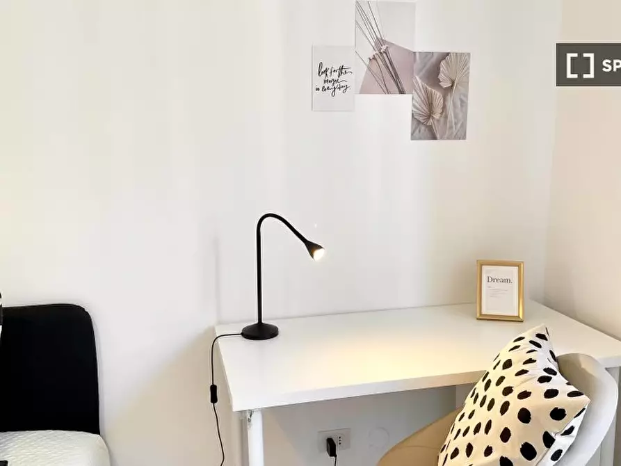 Immagine 7 di Camera condivisa in affitto  in VIA CADUTI DI CEFALONIA a Firenze