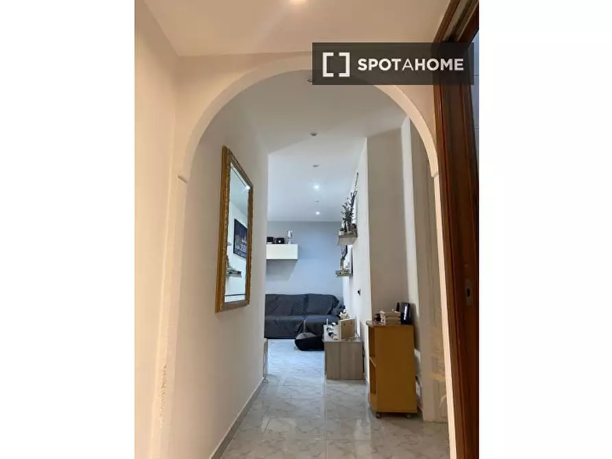 Immagine 18 di Appartamento in affitto  in Via Gian Luca Squarcialupo a Roma