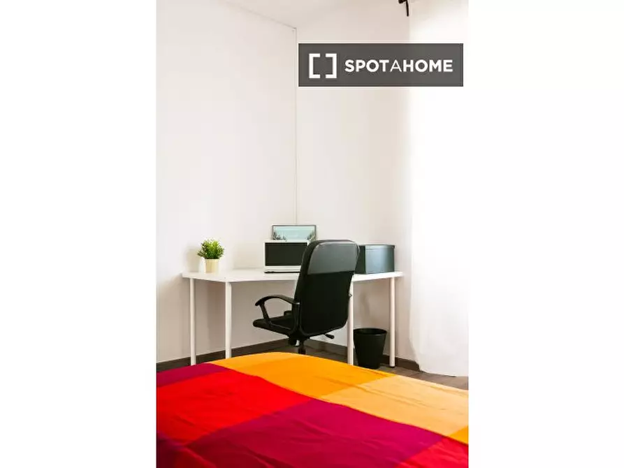 Immagine 19 di Camera condivisa in affitto  in Piazza Tancredi Galimberti a Torino