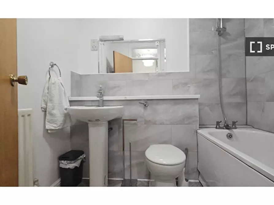 Immagine 17 di Appartamento in affitto  in Chaseley Dr a Hounslow