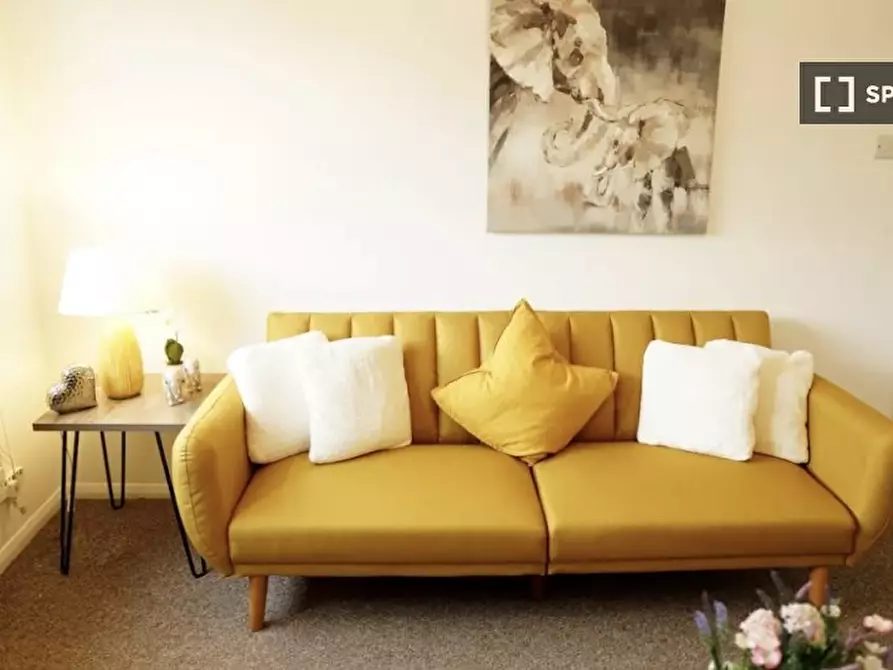 Immagine 5 di Appartamento in affitto  in Percy Ave a Staines