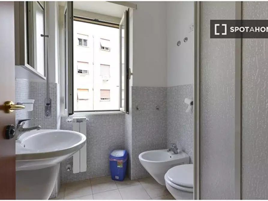 Immagine 7 di Camera condivisa in affitto  in Via Prenestina a Roma