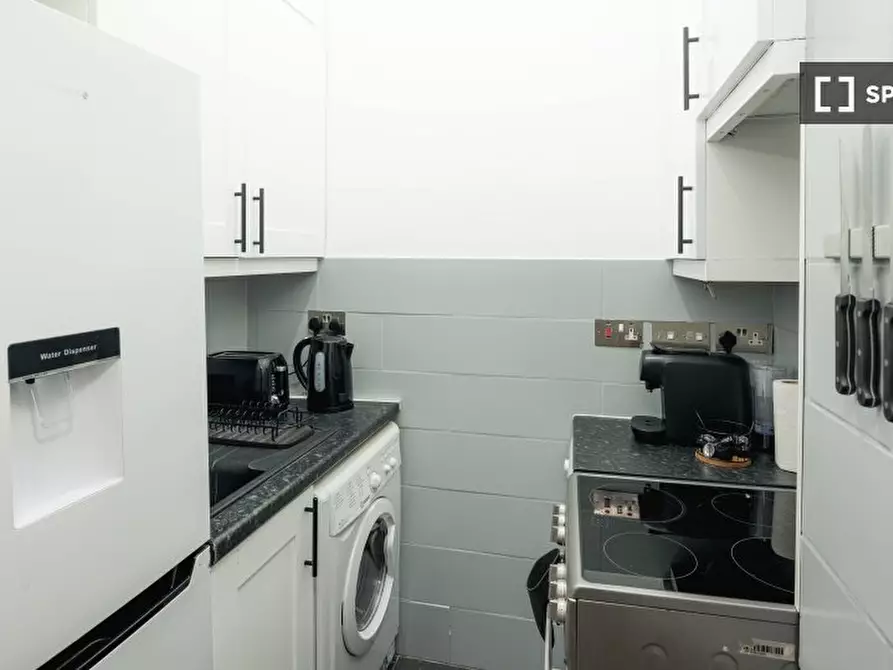 Immagine 5 di Appartamento in affitto  in Cambridge Gardens a Kensington