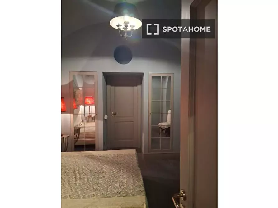Immagine 13 di Appartamento in affitto  in Via Chiaia a Napoli