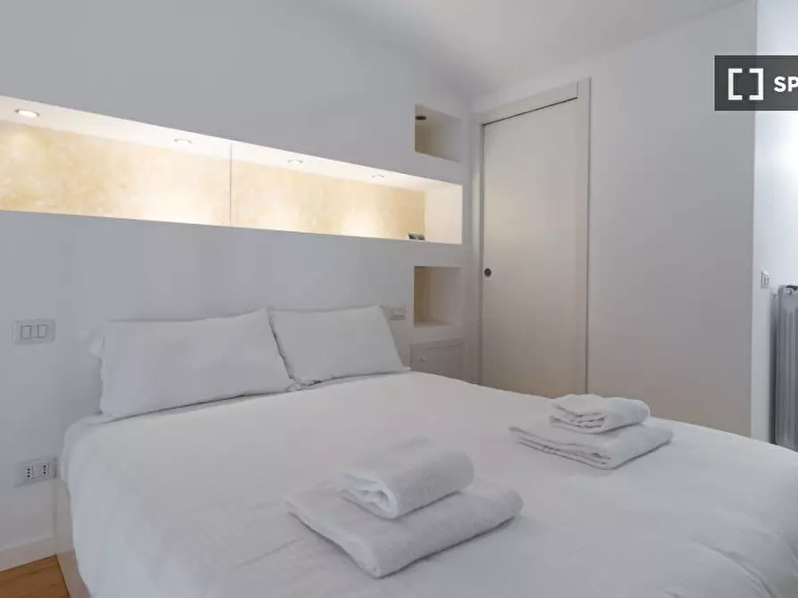 Immagine 19 di Appartamento in affitto  in Via Spezia a Milano