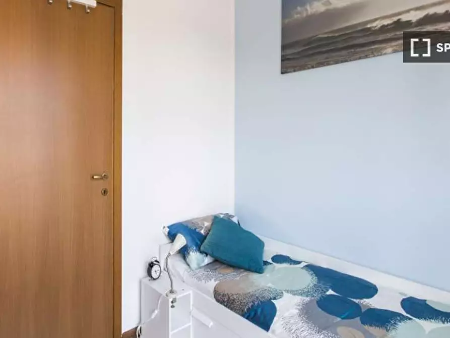 Immagine 3 di Camera condivisa in affitto  in Via Ginestre Milan a Buccinasco