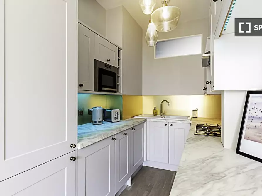 Immagine 6 di Appartamento in affitto  in Fulham Palace Road a Hammersmith