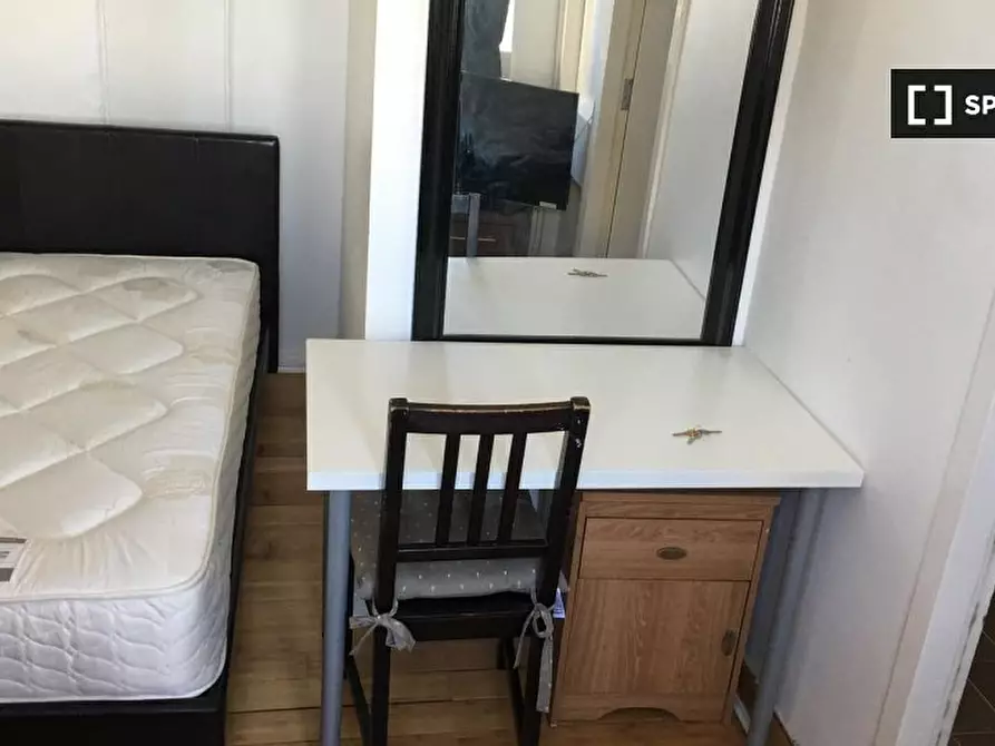 Immagine 3 di Camera condivisa in affitto  in Tunworth Crescent a Wandsworth