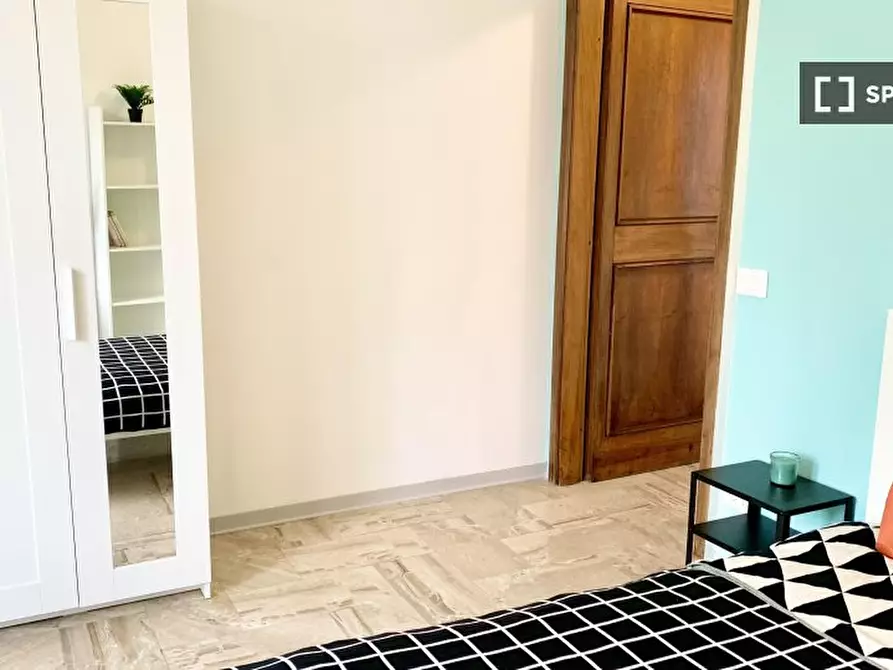 Immagine 2 di Camera condivisa in affitto  in VIALE F. REDI a Firenze